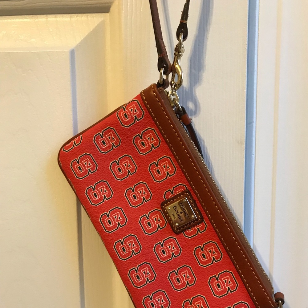 Dooney & Bourke wallet